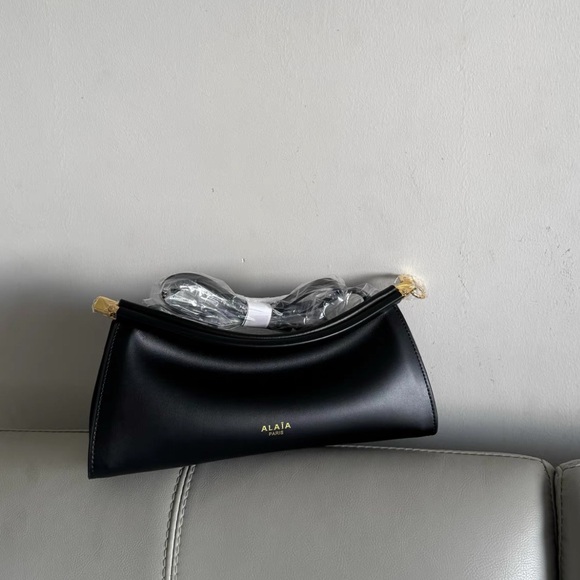 Alaia Black Crossbody Bag with Gold Details - Picture 3 of 7